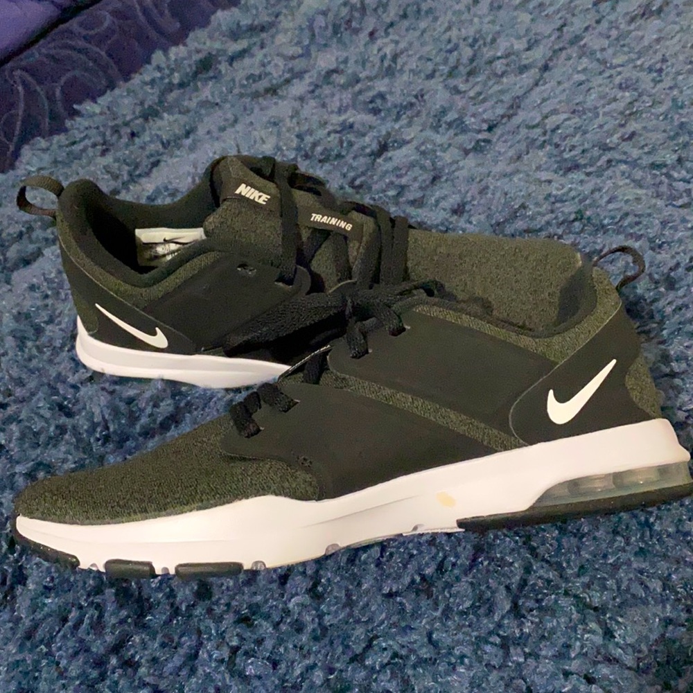 Nike Training tennis shoes NWT